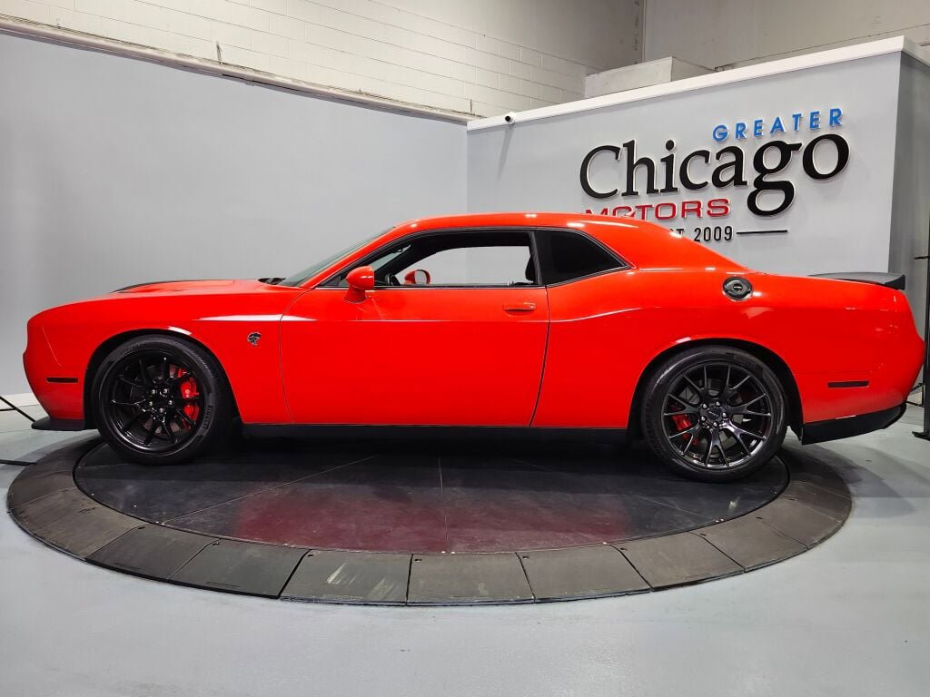 Used 2016 Dodge Challenger SRT Hellcat RWD image 9