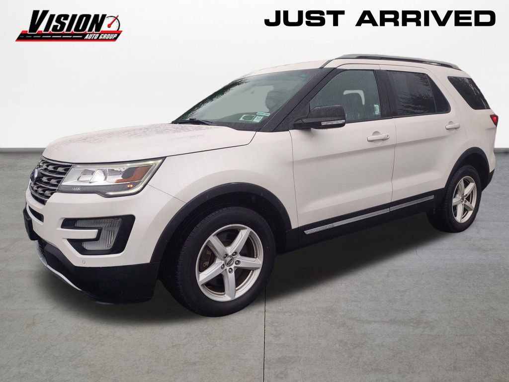 Used 2017 Ford Explorer XLT w/ Equipment Group 202A AWD/4WD image 1