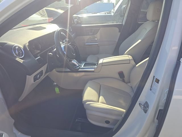 Used 2025 Mercedes-Benz GLA 250 4MATIC w/ Winter Package image 3