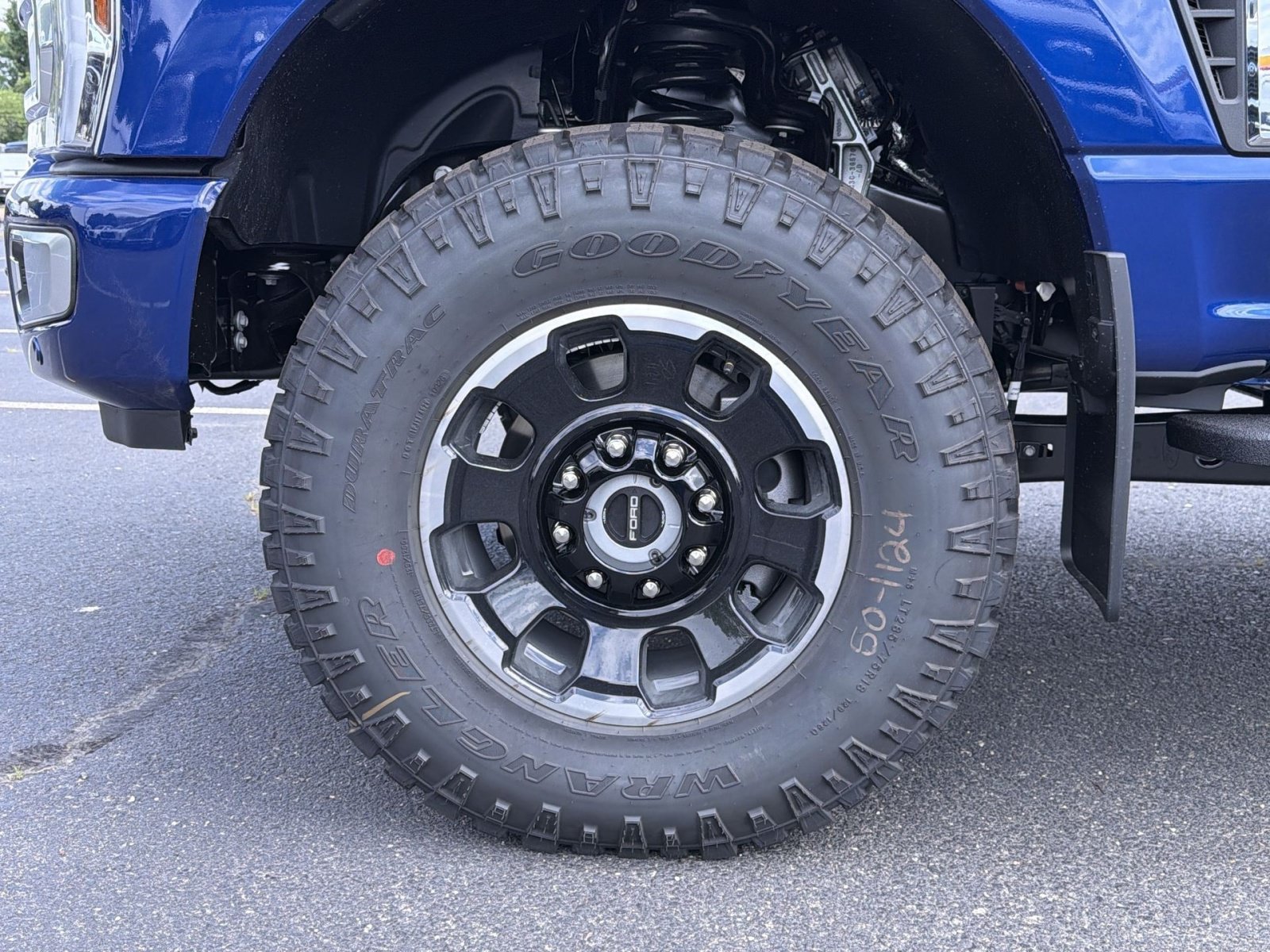 New 2026 Ford F350 Platinum w/ Platinum Plus Package AWD/4WD image 17