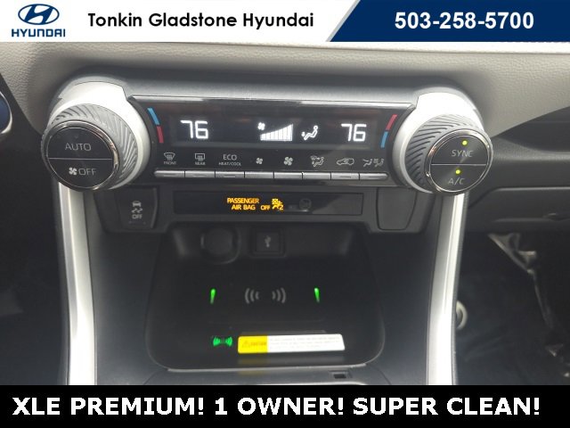 Used 2022 Toyota RAV4 XLE Premium image 18