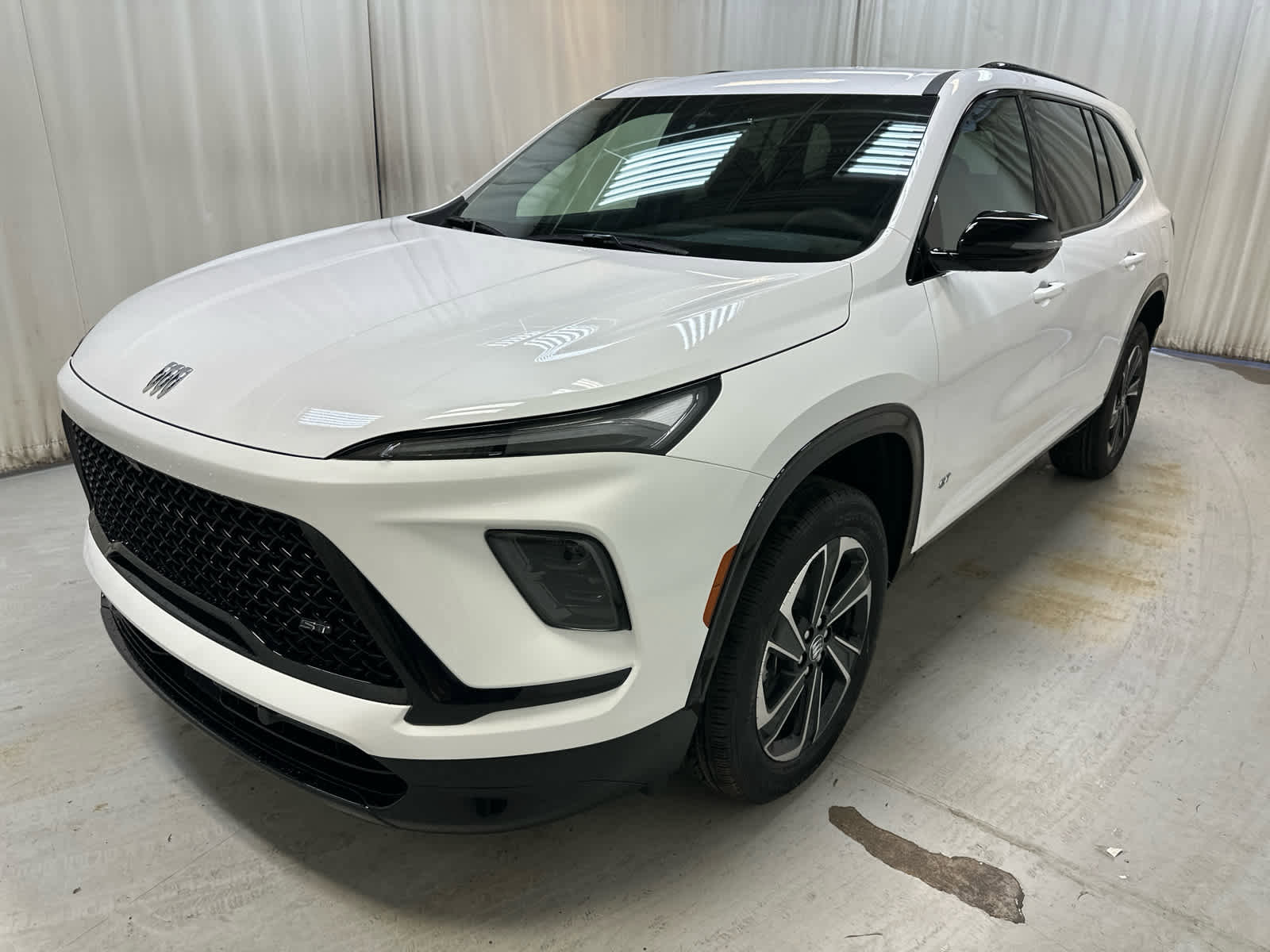 New 2026 Buick Enclave Sport Touring w/ LPO, Floor Liner Package image 9