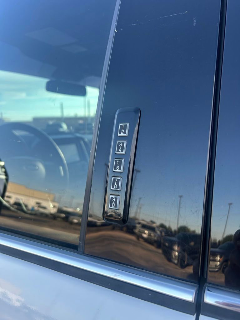 Used 2021 Ford F350 King Ranch w/ King Ranch Ultimate Package AWD/4WD image 16