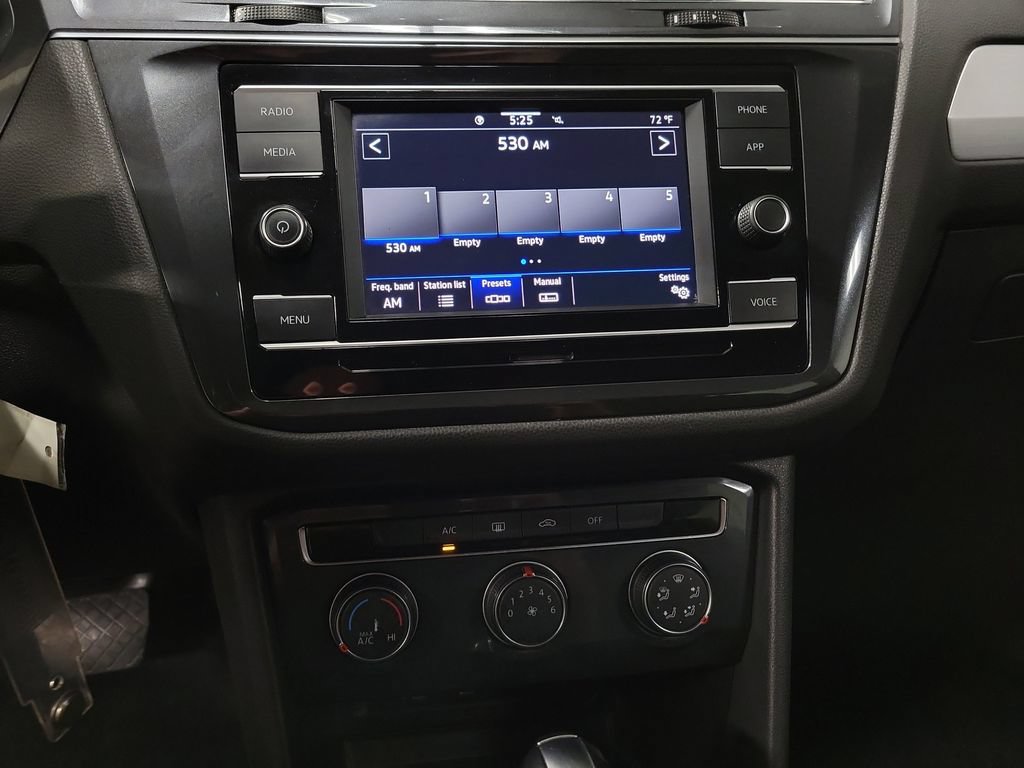 Used 2021 Volkswagen Tiguan S FWD image 17