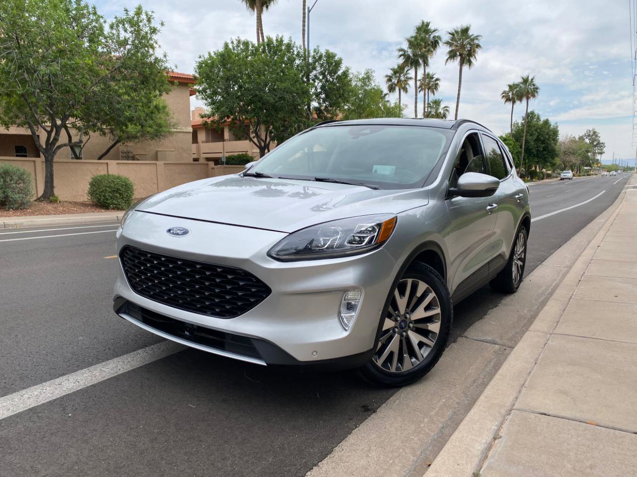 Used 2020 Ford Escape Titanium w/ Titanium Premium Package 2.0 image 2