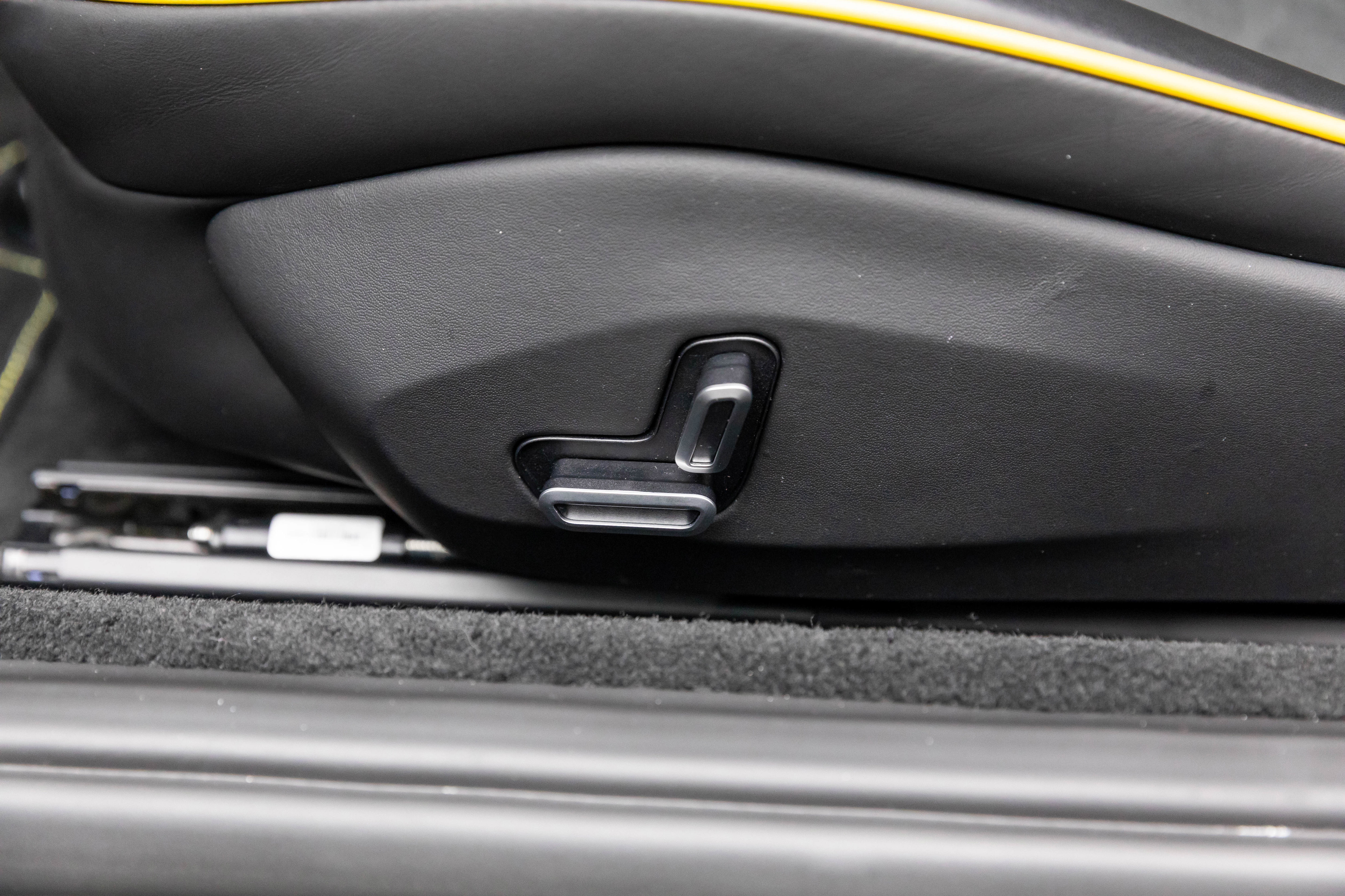 Certified 2021 Ferrari Roma image 28