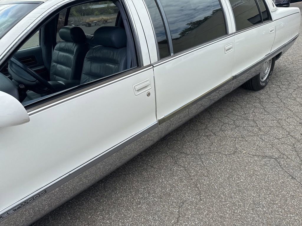 Used 1995 Cadillac Fleetwood Brougham image 9