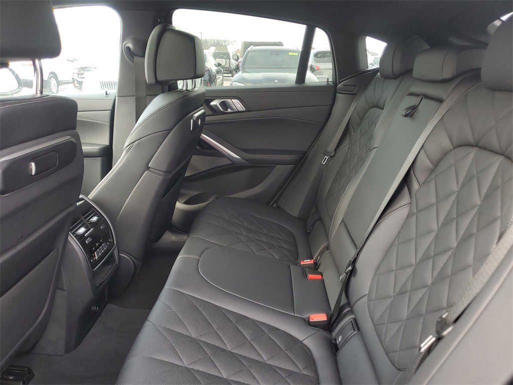 Used 2024 BMW X6 xDrive40i w/ Premium Package image 24