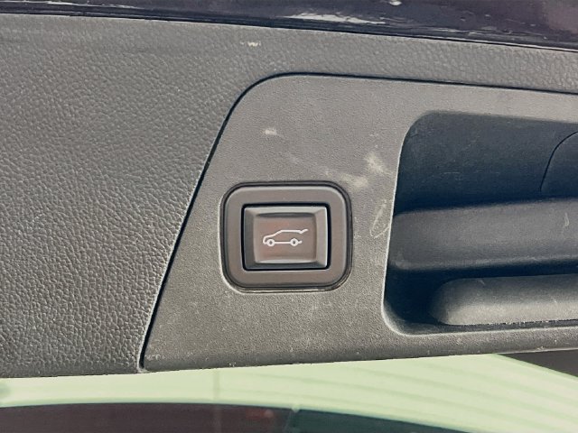 Used 2020 Buick Envision Essence FWD image 28