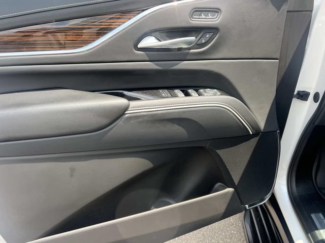 Certified 2024 Cadillac Escalade Luxury AWD/4WD image 14