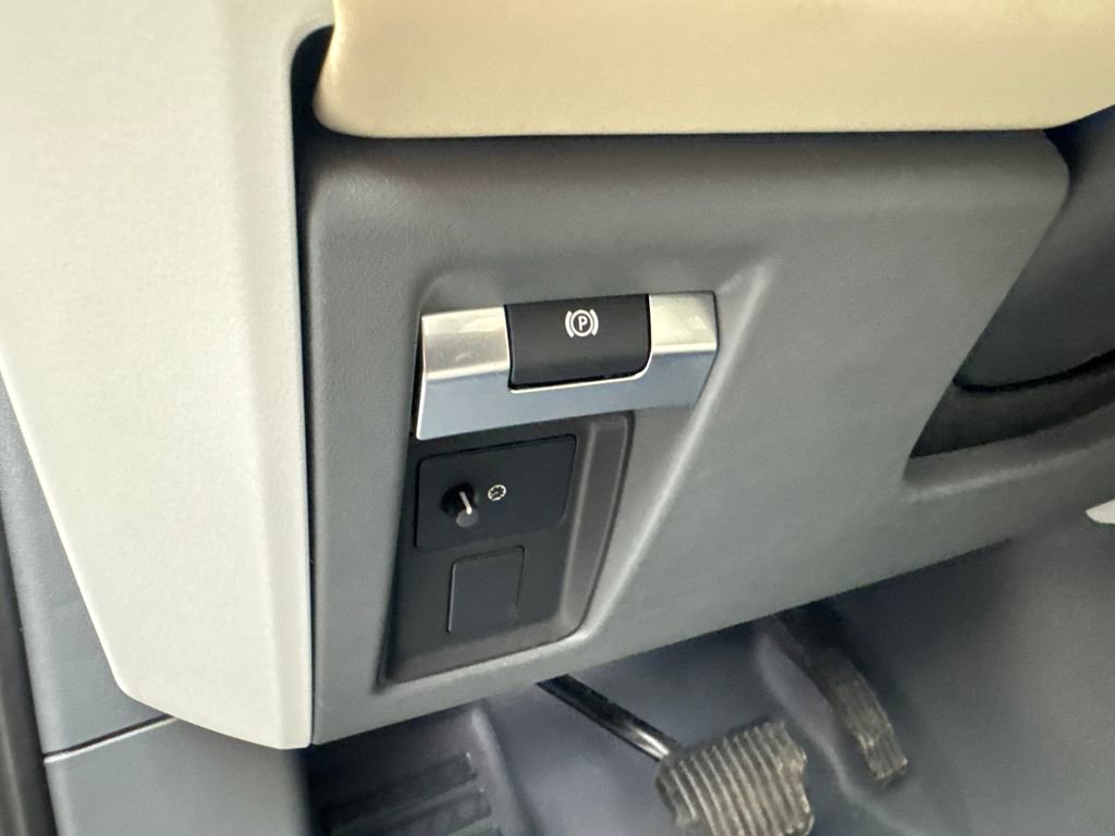 Used 2023 Land Rover Defender 110 SE AWD/4WD image 56