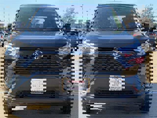 Used 2024 Toyota RAV4 LE image 7
