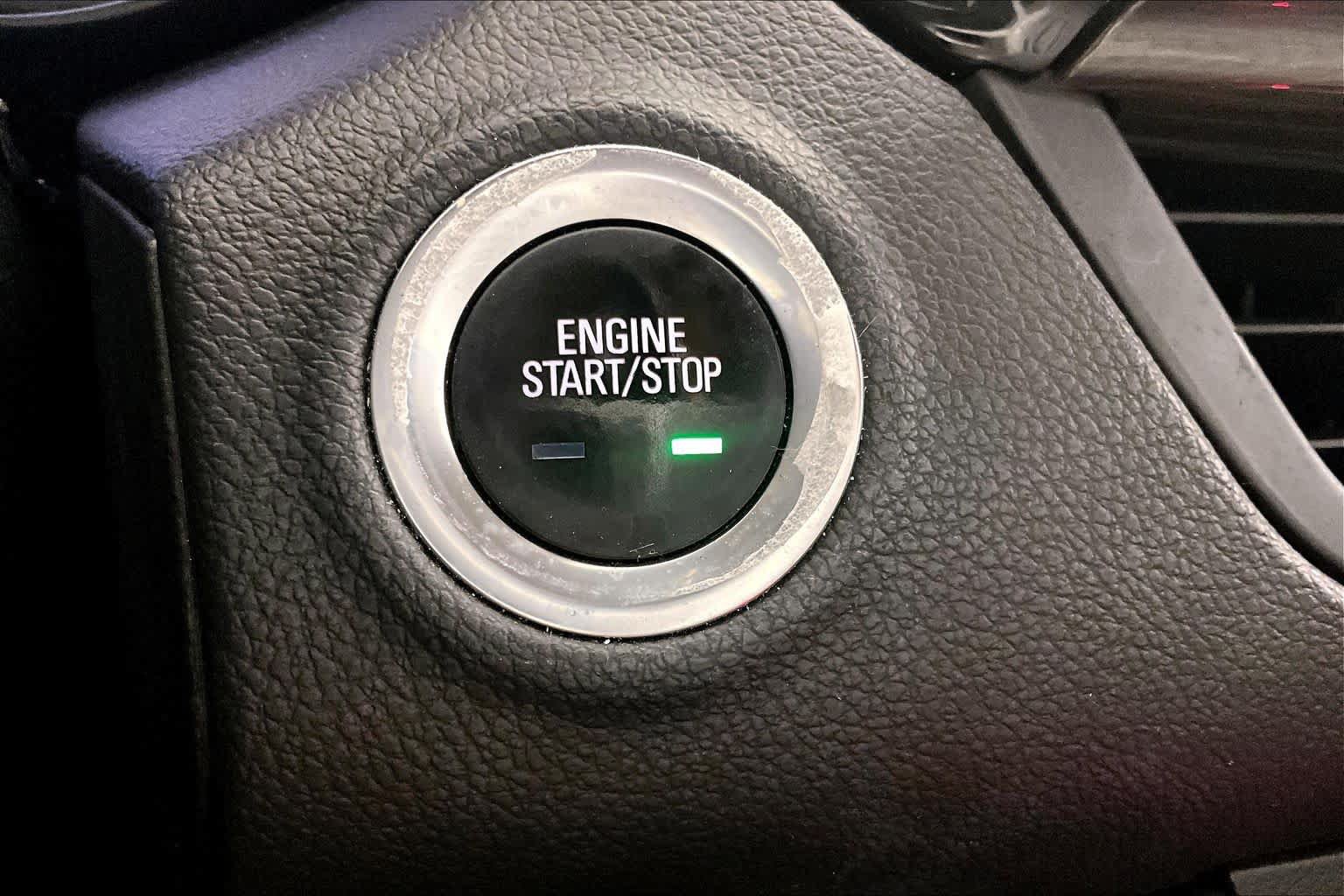 Used 2020 Buick Envision Essence FWD image 31