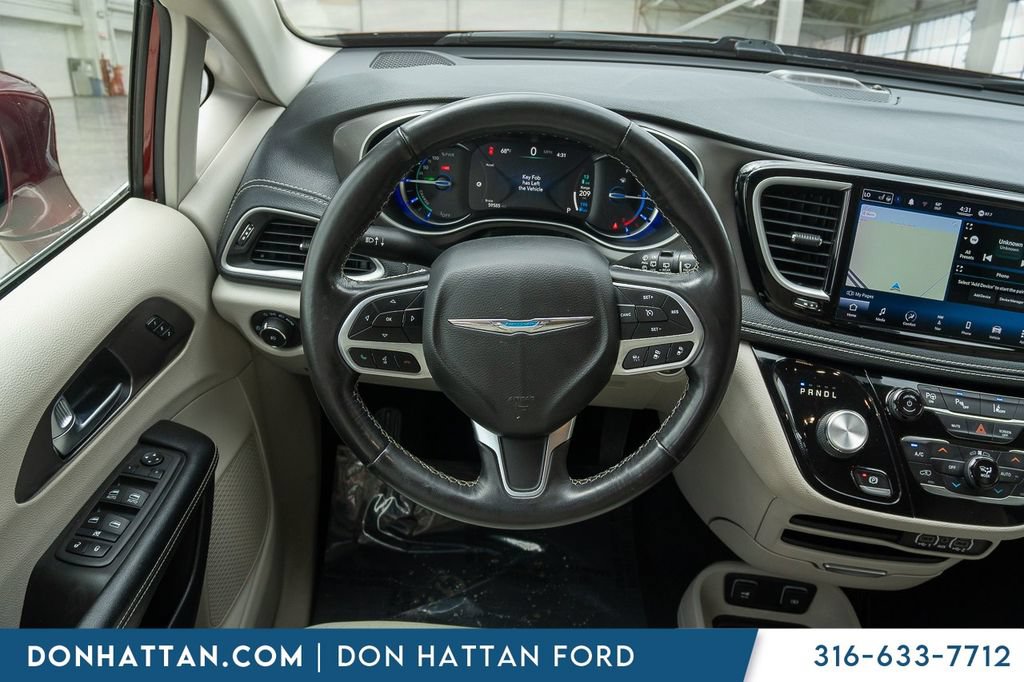 Used 2021 Chrysler Pacifica Touring-L FWD image 5