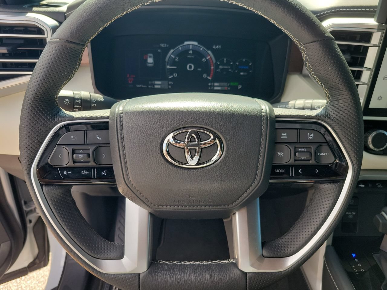 Used 2025 Toyota Sequoia Capstone AWD/4WD image 18