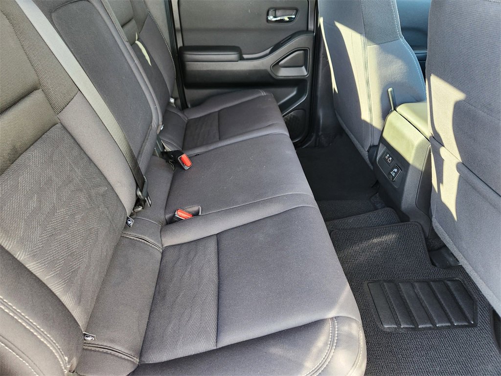 Used 2024 Nissan Frontier SV w/ SV Convenience Package image 19