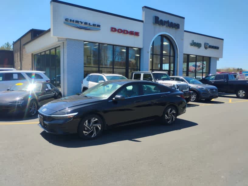 Used 2024 Hyundai Elantra Limited FWD image 1
