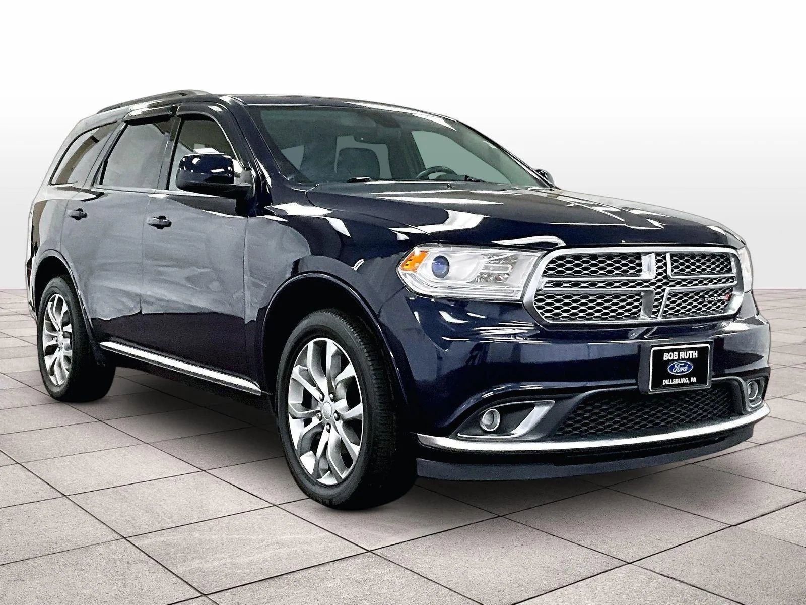 Used 2018 Dodge Durango SXT w/ Quick Order Package 2BB image 2