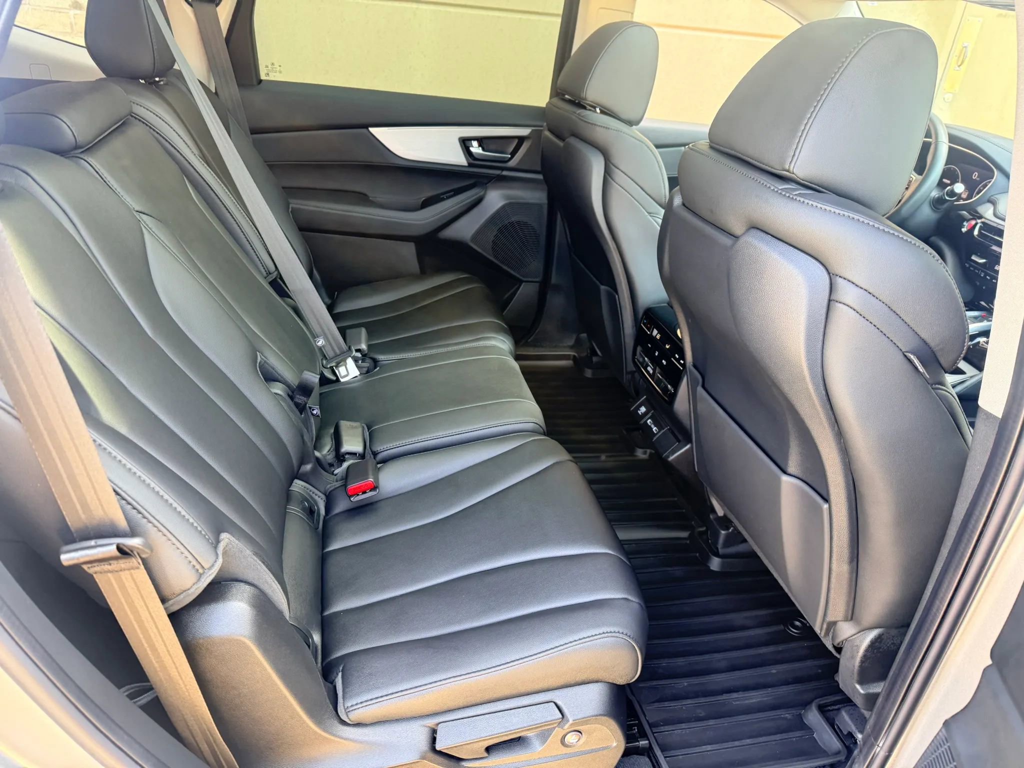 Used 2024 Acura MDX SH-AWD image 28