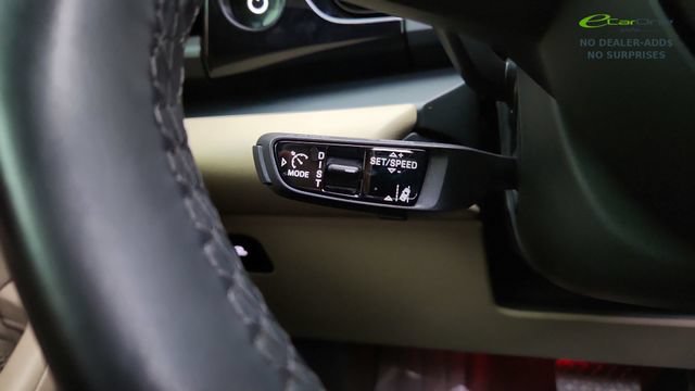 Used 2025 Porsche Macan Electric RWD image 42