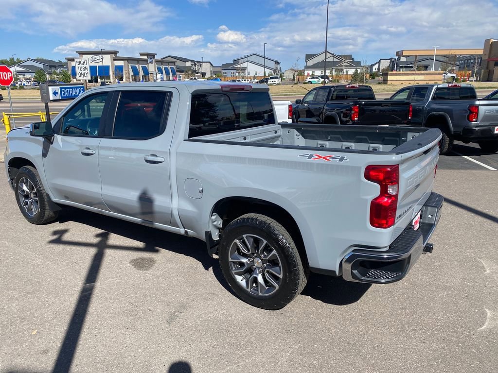 Used 2024 Chevrolet Silverado 1500 LT AWD/4WD image 3
