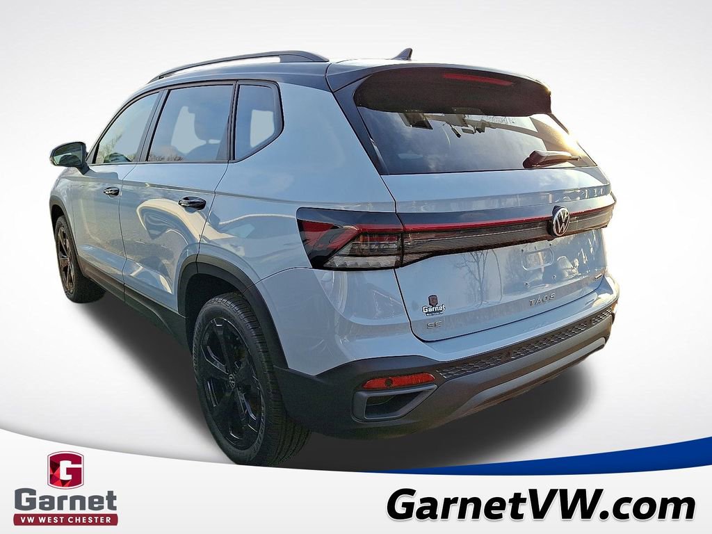 Certified 2025 Volkswagen Taos SE image 7