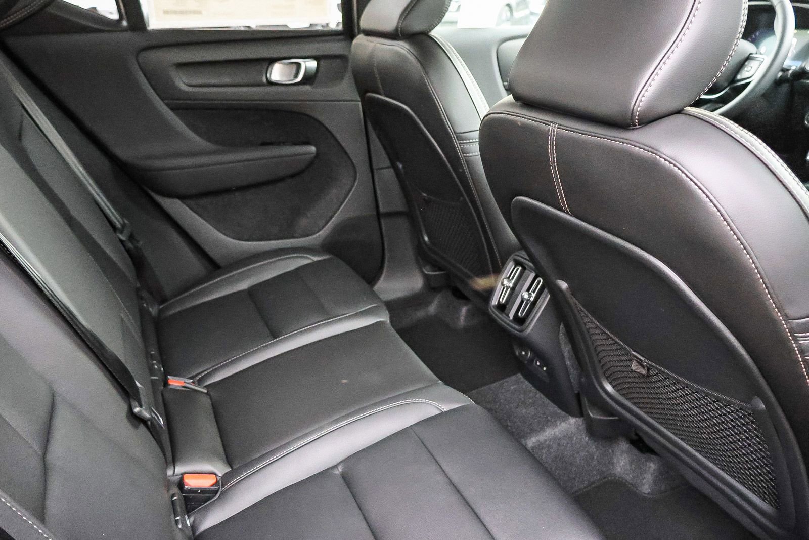 New 2026 Volvo XC40 B5 Core w/ Climate Package image 20