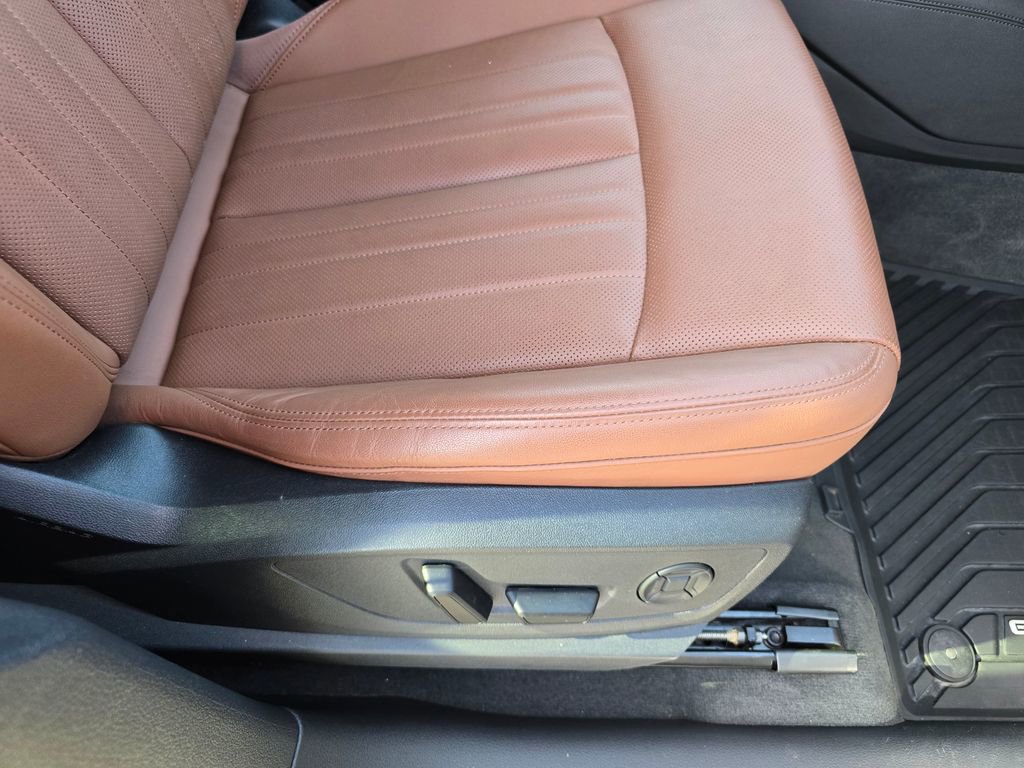 Used 2023 Audi e-tron Premium Plus w/ Premium Plus Package image 19