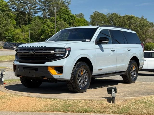 Used 2025 Ford Expedition Tremor image 3