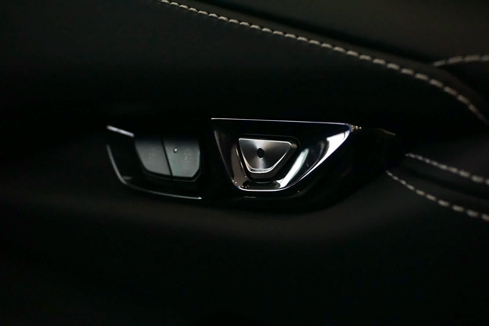 New 2027 Chevrolet Corvette Stingray Convertible w/ Stealth Interior Trim Package RWD image 8