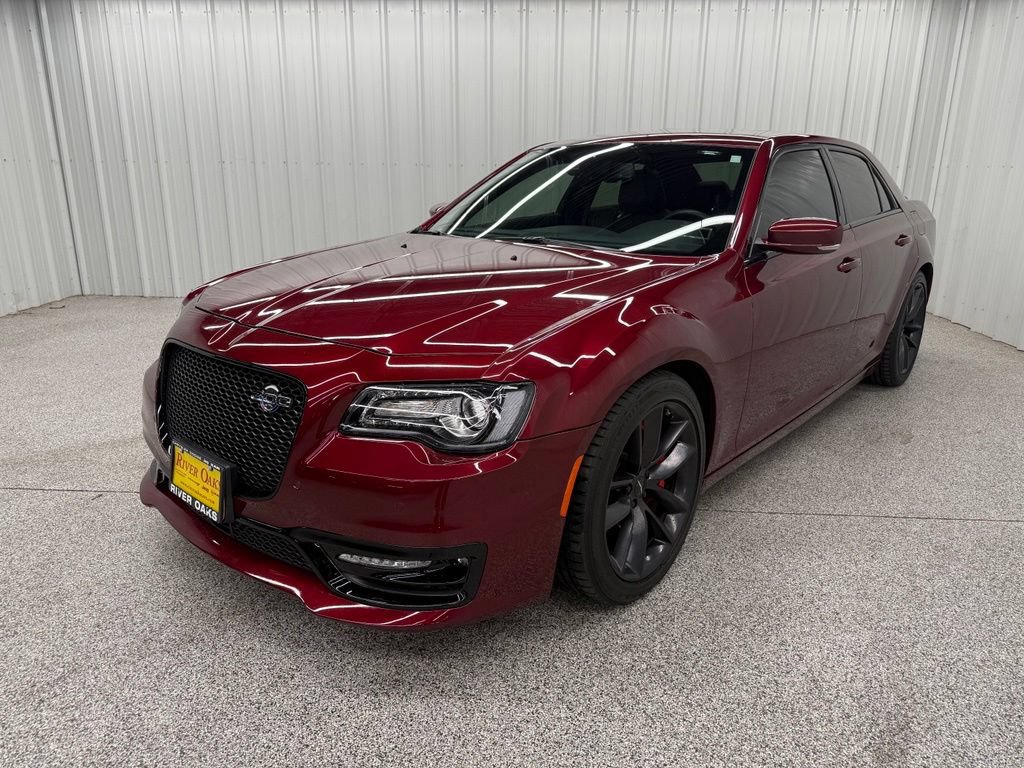 Used 2023 Chrysler 300 C RWD image 3