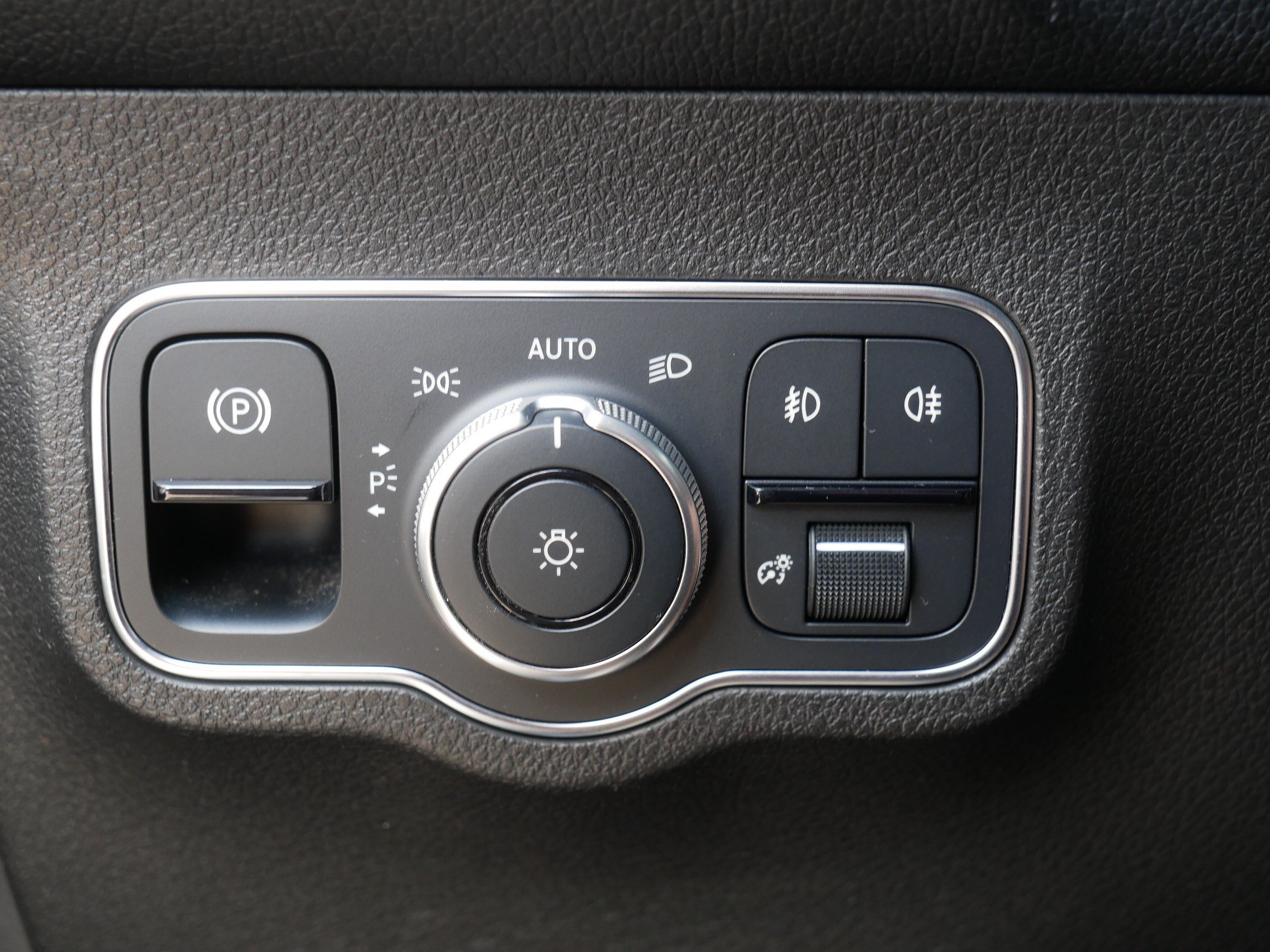 Used 2021 Mercedes-Benz GLB 250 4MATIC image 26