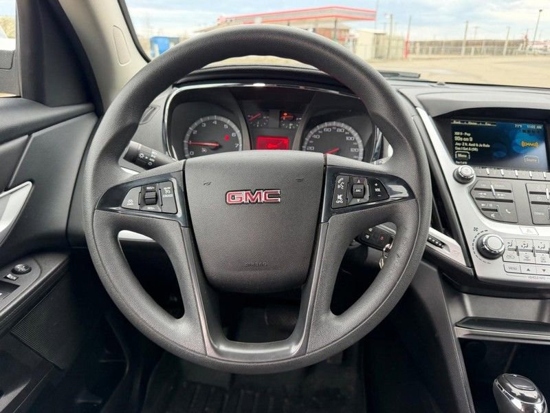 Used 2017 GMC Terrain SLE image 9