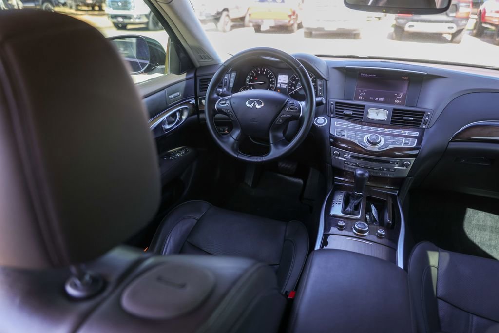 Used 2016 INFINITI Q70 L 3.7 w/ Deluxe Touring Package image 29