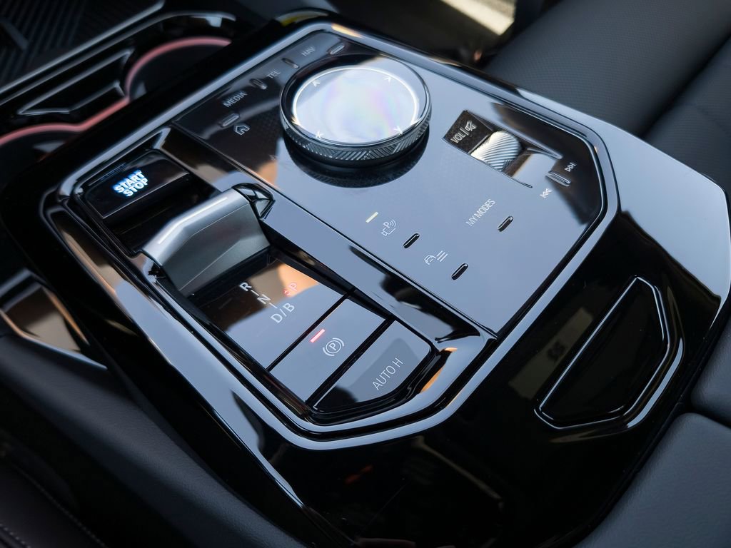 New 2026 BMW i5 eDrive40 image 9