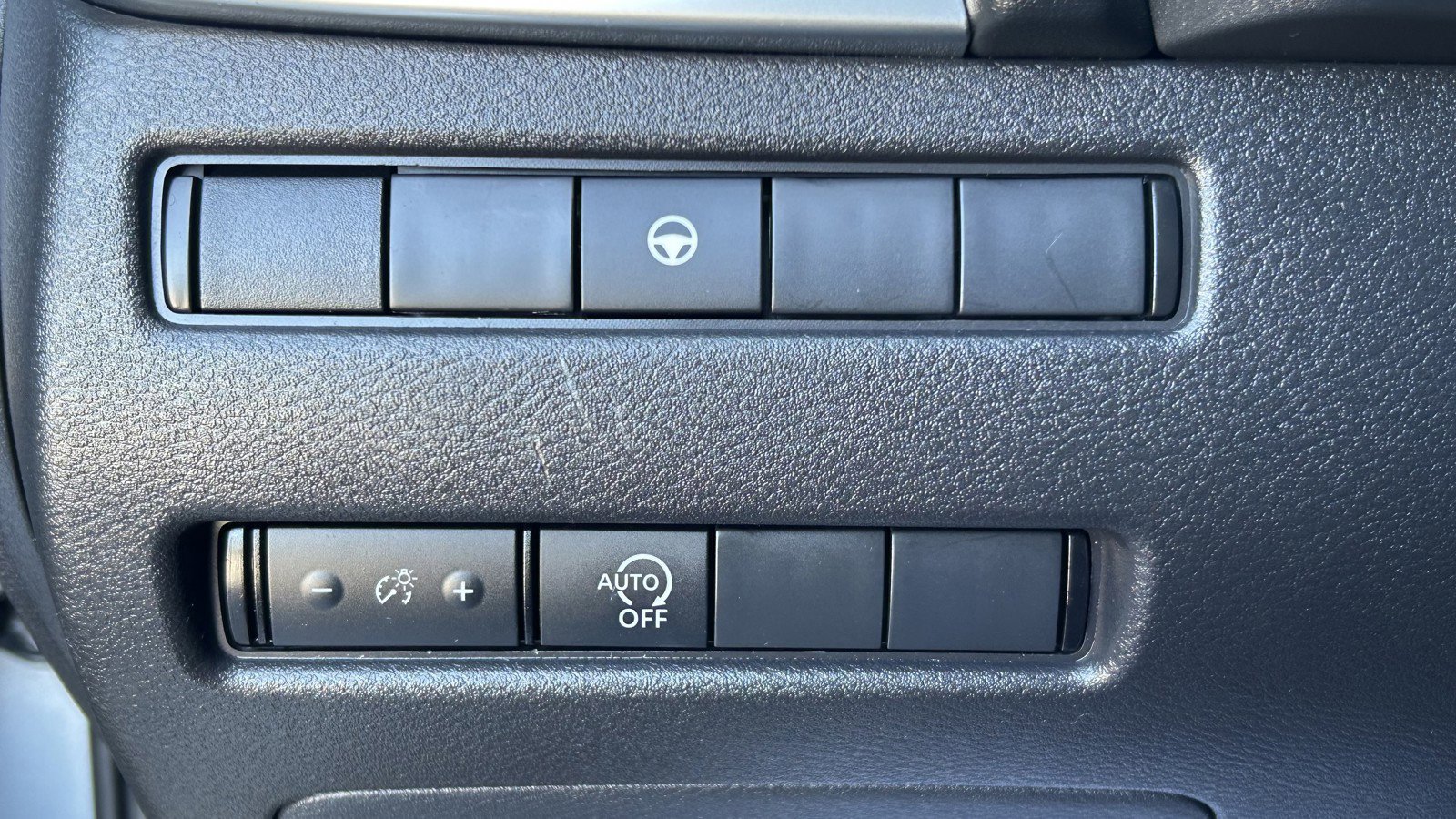 Used 2023 Nissan Rogue SV image 21