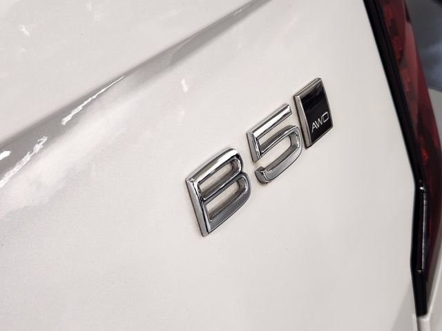 Used 2025 Volvo XC90 B5 Core w/ Protection Package image 13