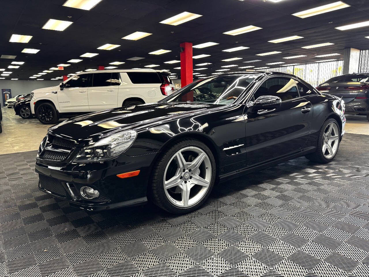 Used 2011 Mercedes-Benz SL 550 image 11