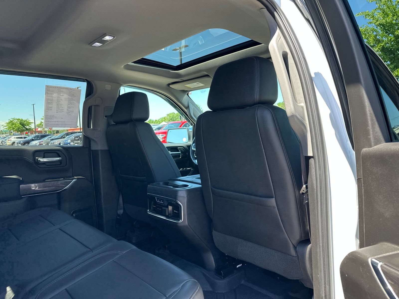 Used 2019 Chevrolet Silverado 1500 LTZ w/ LTZ Premium Package AWD/4WD image 32