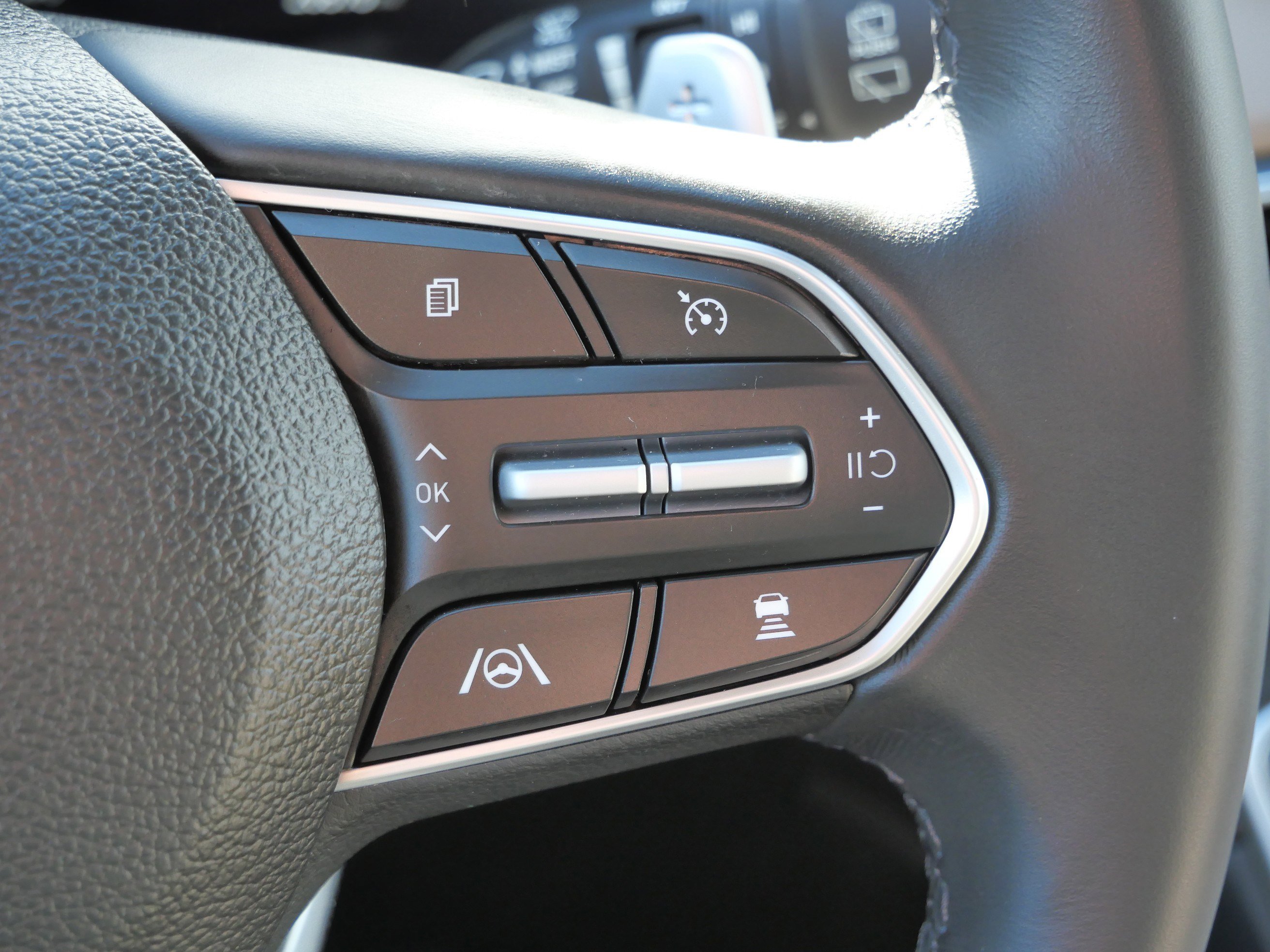 Certified 2023 Hyundai Santa Fe SEL w/ Premium Package AWD/4WD image 32