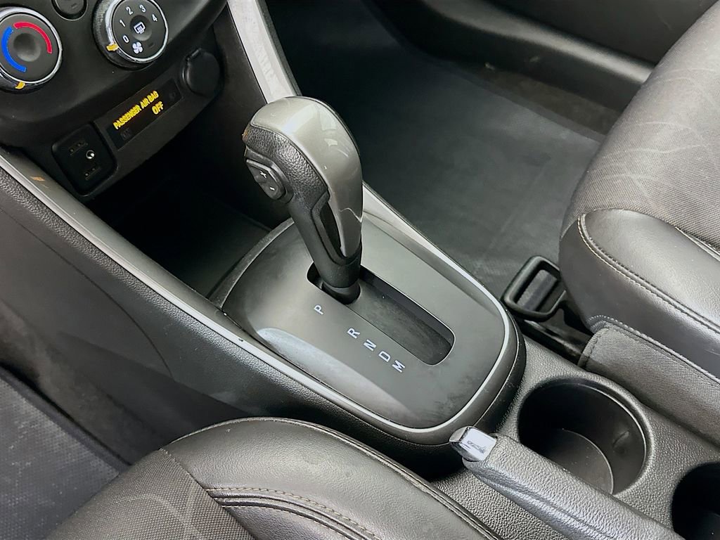 Used 2021 Chevrolet Trax LT w/ LT Convenience Package image 16