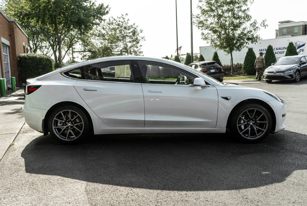 Used 2020 Tesla Model 3 Standard Range Plus RWD image 3