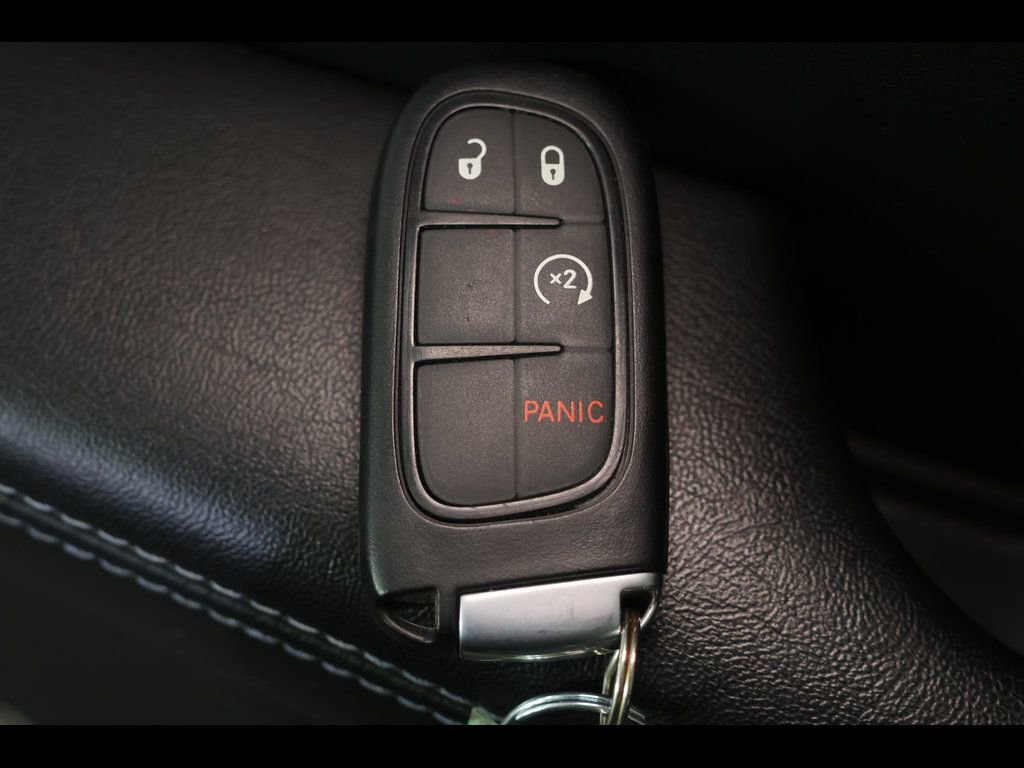 Used 2020 Jeep Cherokee Latitude Plus w/ Cold Weather Group AWD/4WD image 29