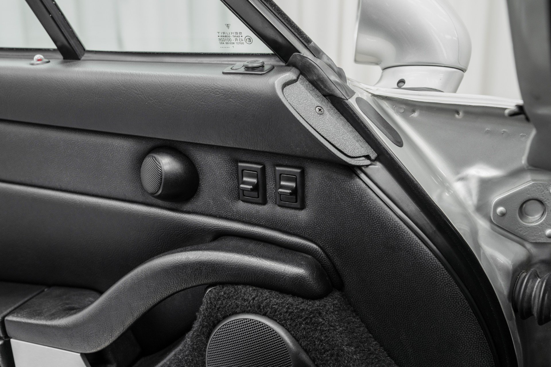 Used 1998 Porsche 911 GT3 RS image 35