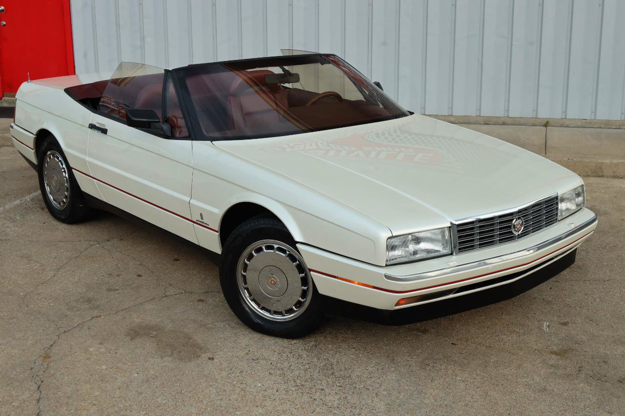 Used 1990 Cadillac Allante FWD image 2