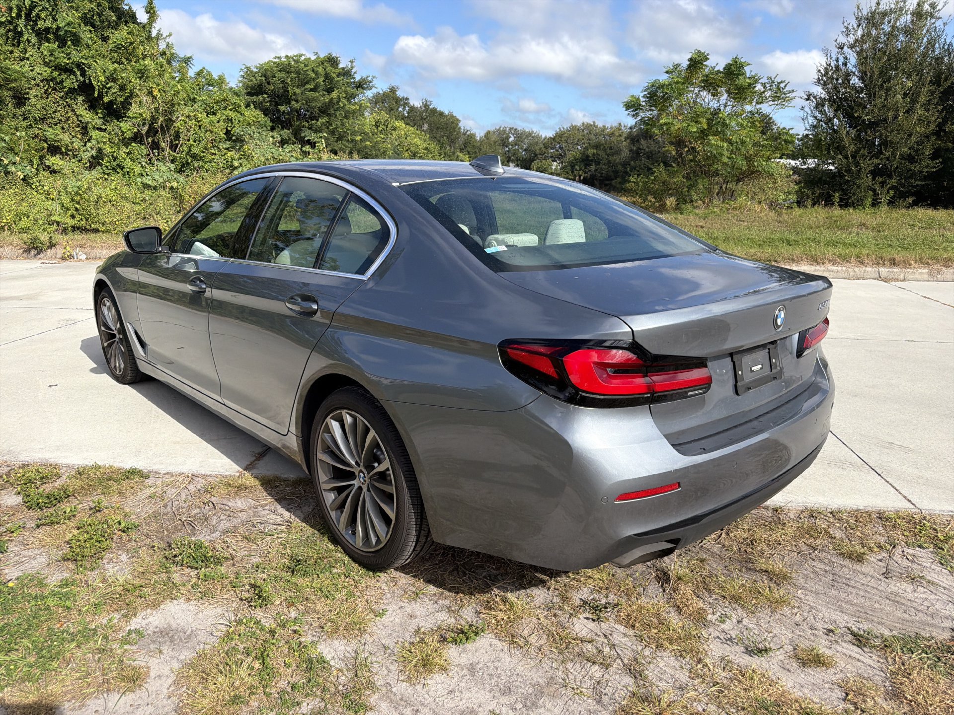 Used 2022 BMW 530i w/ Convenience Package RWD image 6