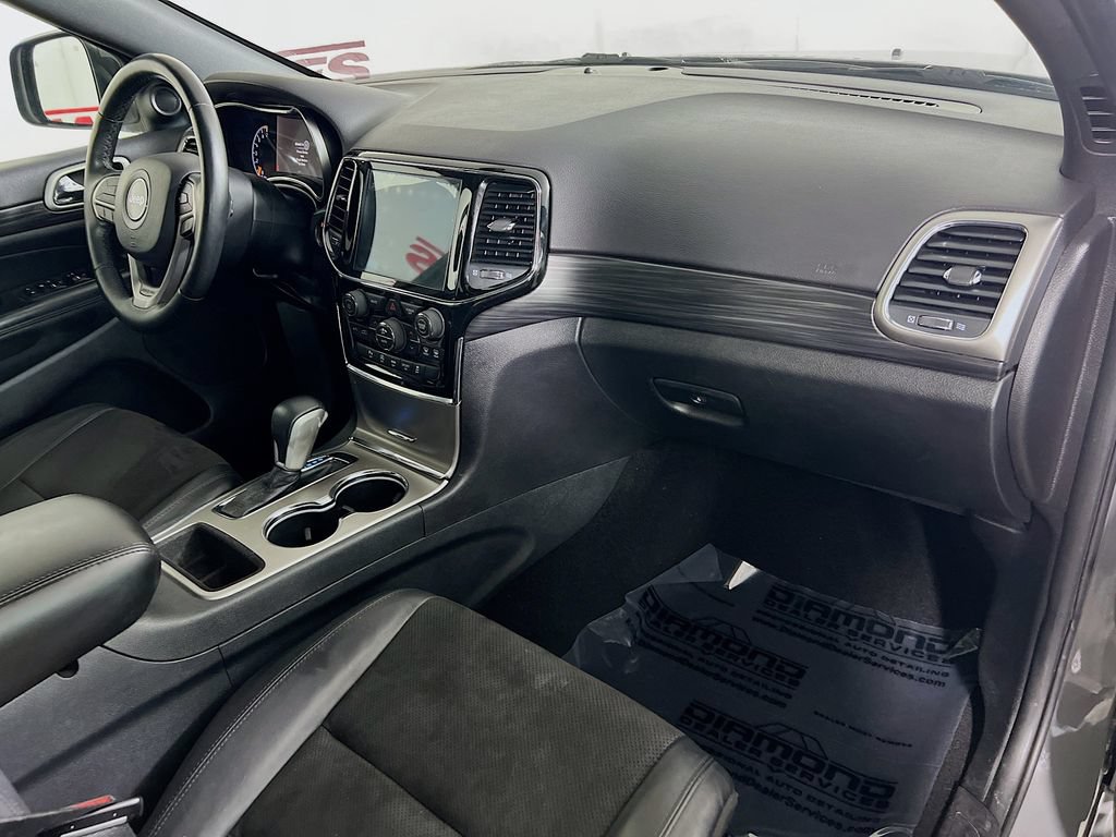 Used 2019 Jeep Grand Cherokee Altitude AWD/4WD image 32