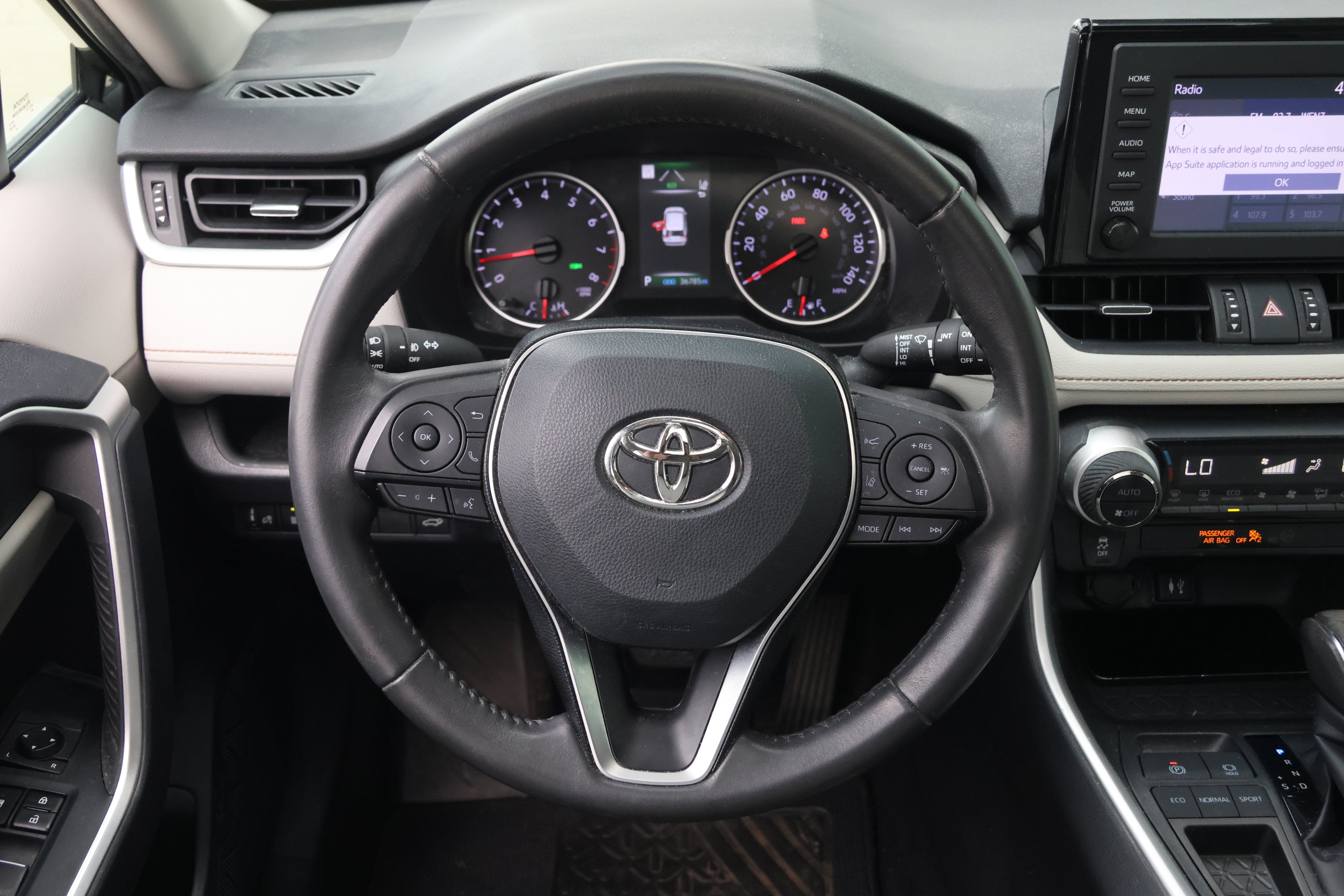 Used 2019 Toyota RAV4 XLE Premium FWD image 16