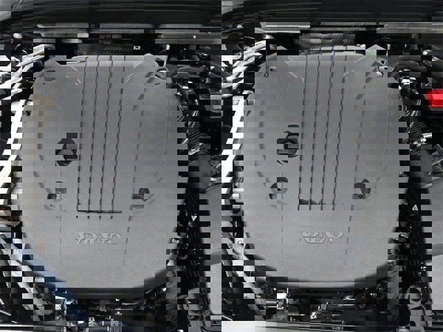 Certified 2024 Volvo S60 B5 Plus image 28