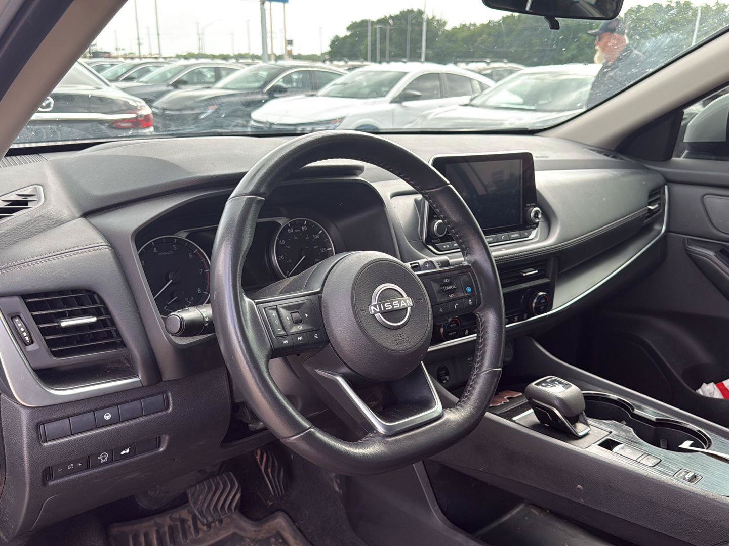 Used 2024 Nissan Rogue SV w/ SV Premium Package FWD image 14